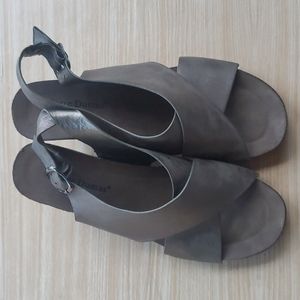 Women's Pierre Dumas Pewter Heels Size 9